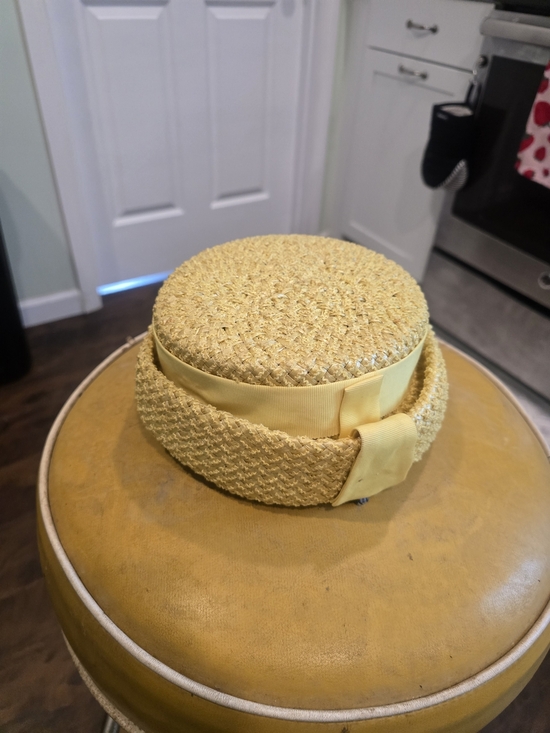 Accessories - 1950s Vintage Woven Straw Hat With Ribbon Trim